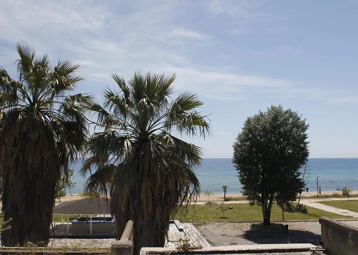 Studioareticom Anogio With Private Veranda In Front Of The Lovely Sea For Rent In Chalkidiki Greece Plagiastudioseu Сasa de vacaciones Nea Plagia